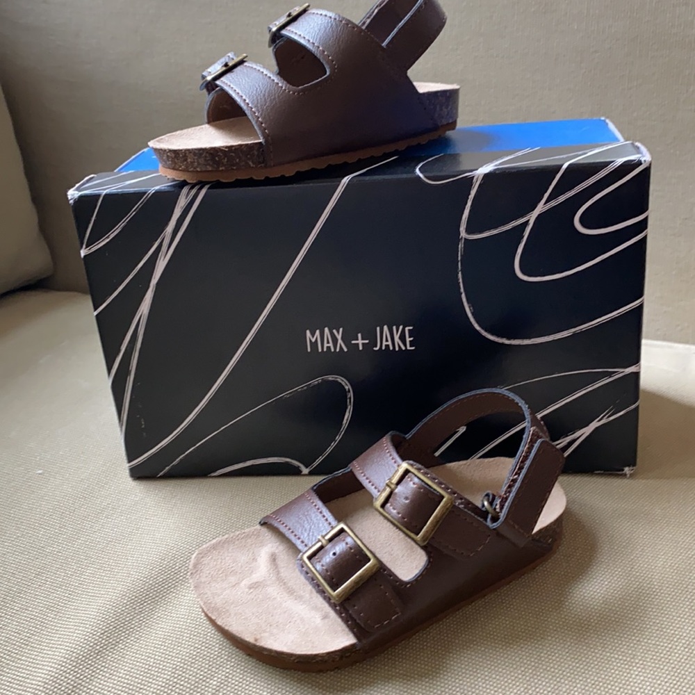 New Max & Jake kids sandals size 6